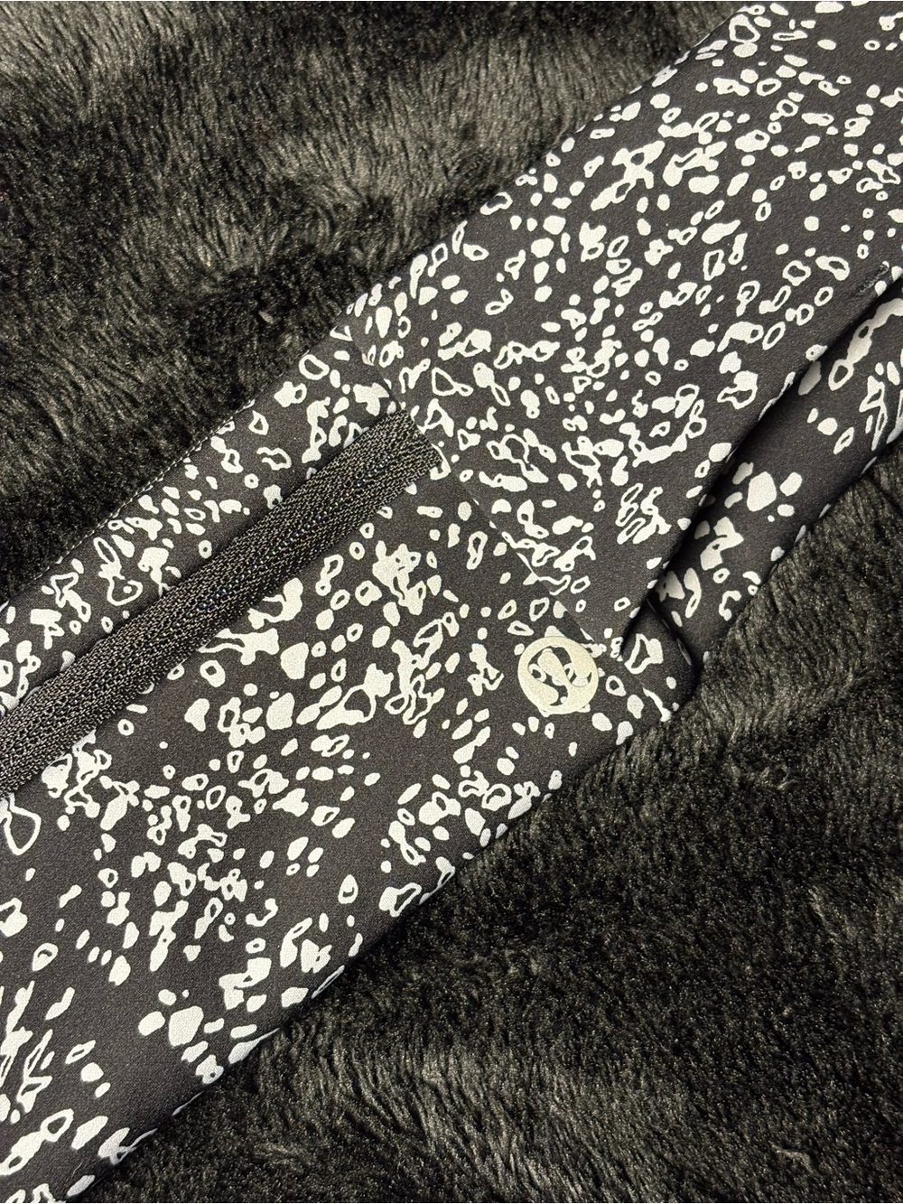 lululemon athletica Black & White Speckled Athletic Belt